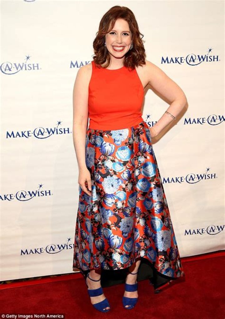 Vanessa Bayer weight