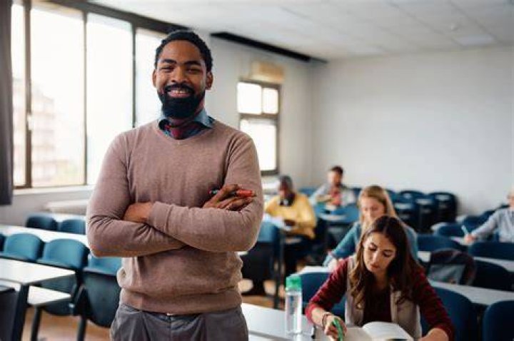 What subjects do you need to study law at UJ?