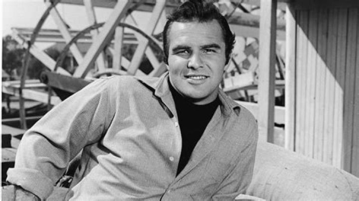 Why did Burt Reynolds leave Quinton out of his will?