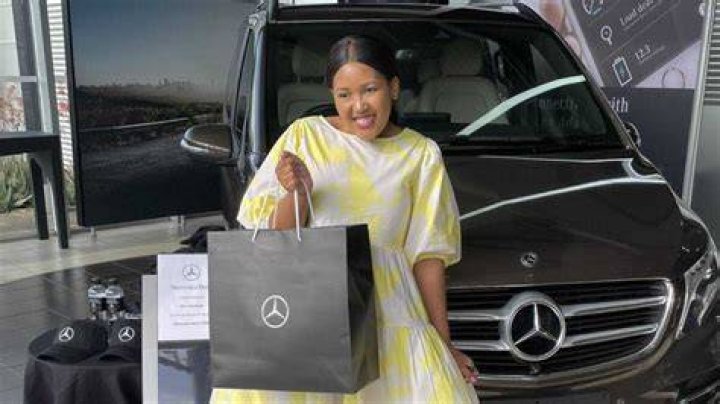 “Yoh Let Me Manifest”: Lady Buys a Fresh Mercedes Benz, Has SA Wishing