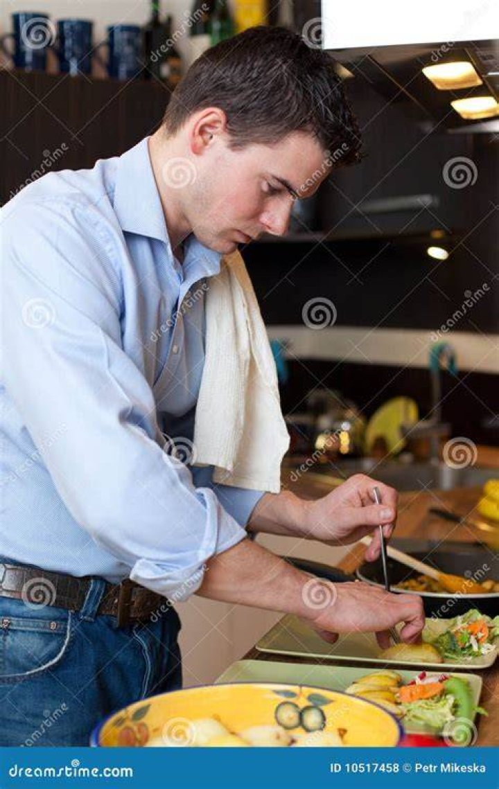 young man preparing for a run