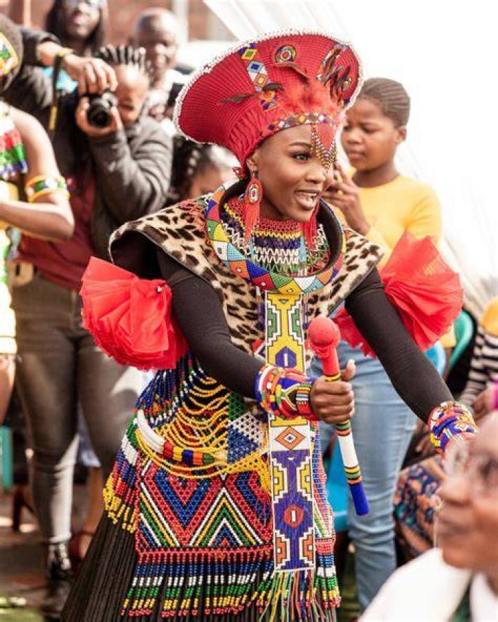 Zulu traditional wedding attire Zulu tradition attire for wedding Zulu traditional attire for bride
